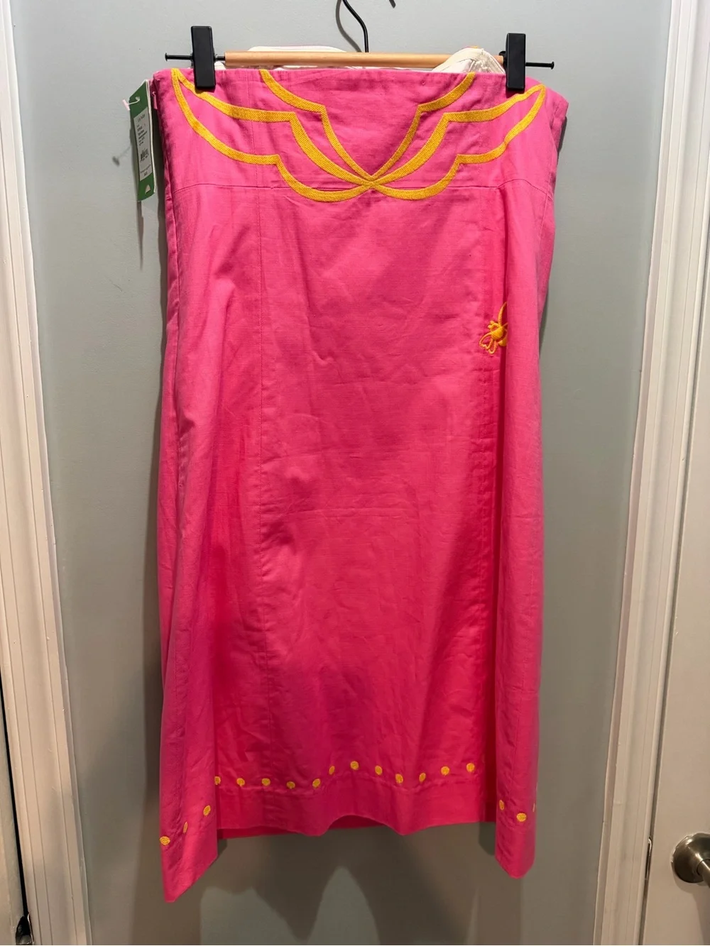 Lilly Pulitzer Boden Hotty Pink Strapless Dress with Yellow Embroidery - Picture 5 of 6